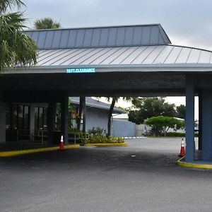 Days Inn By Wyndham Stuart